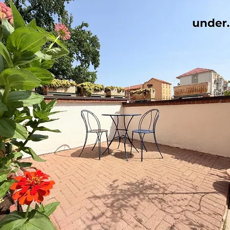 アパート Under - Garden *